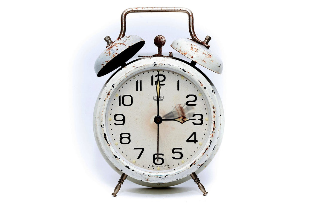 alarm clock, the summer time changeover, time change, wintertime, summer time, pointer, time, clock, clock change, minute hand, hour hand, clock face, nostalgia, antique, alarm clock, clock, clock, clock, clock, clock